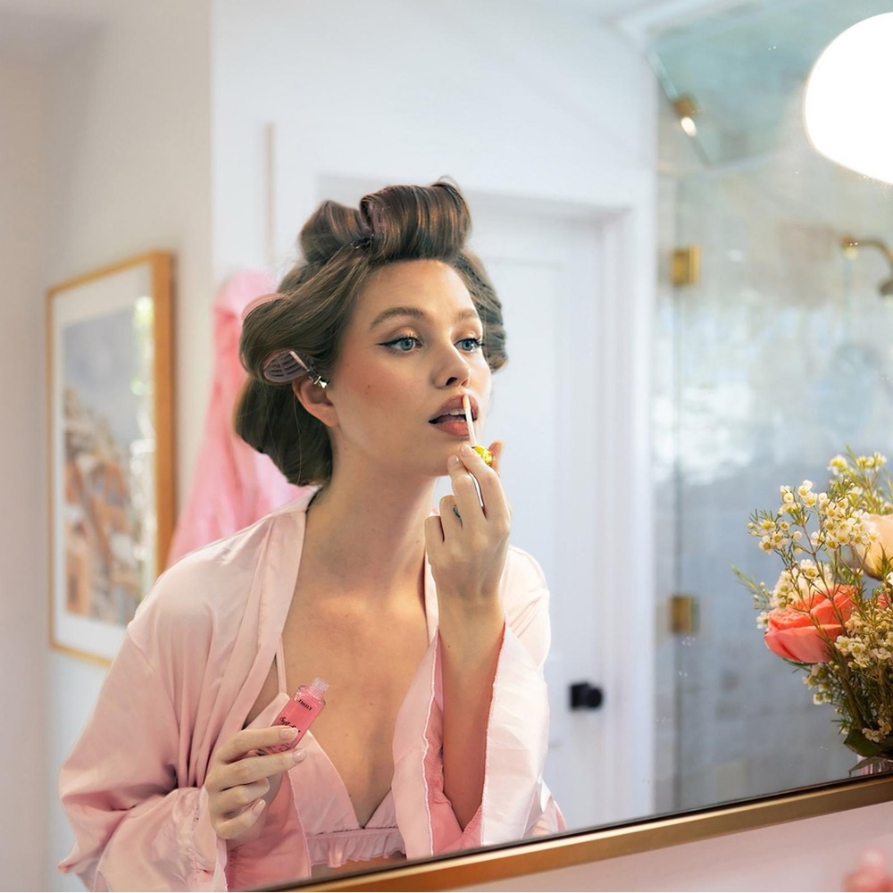 🆕 TRULY “Soft Serve” Luxury Lip Oil - - Picture 6 of 8
